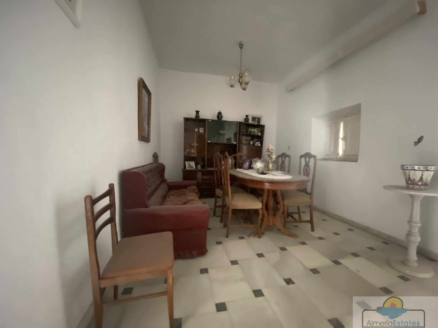 Venta de casa en Macael