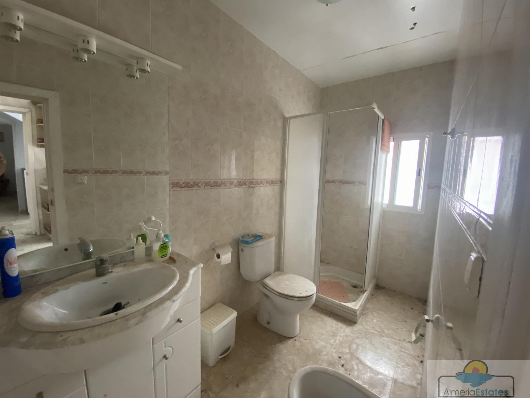 Venta de casa en Macael