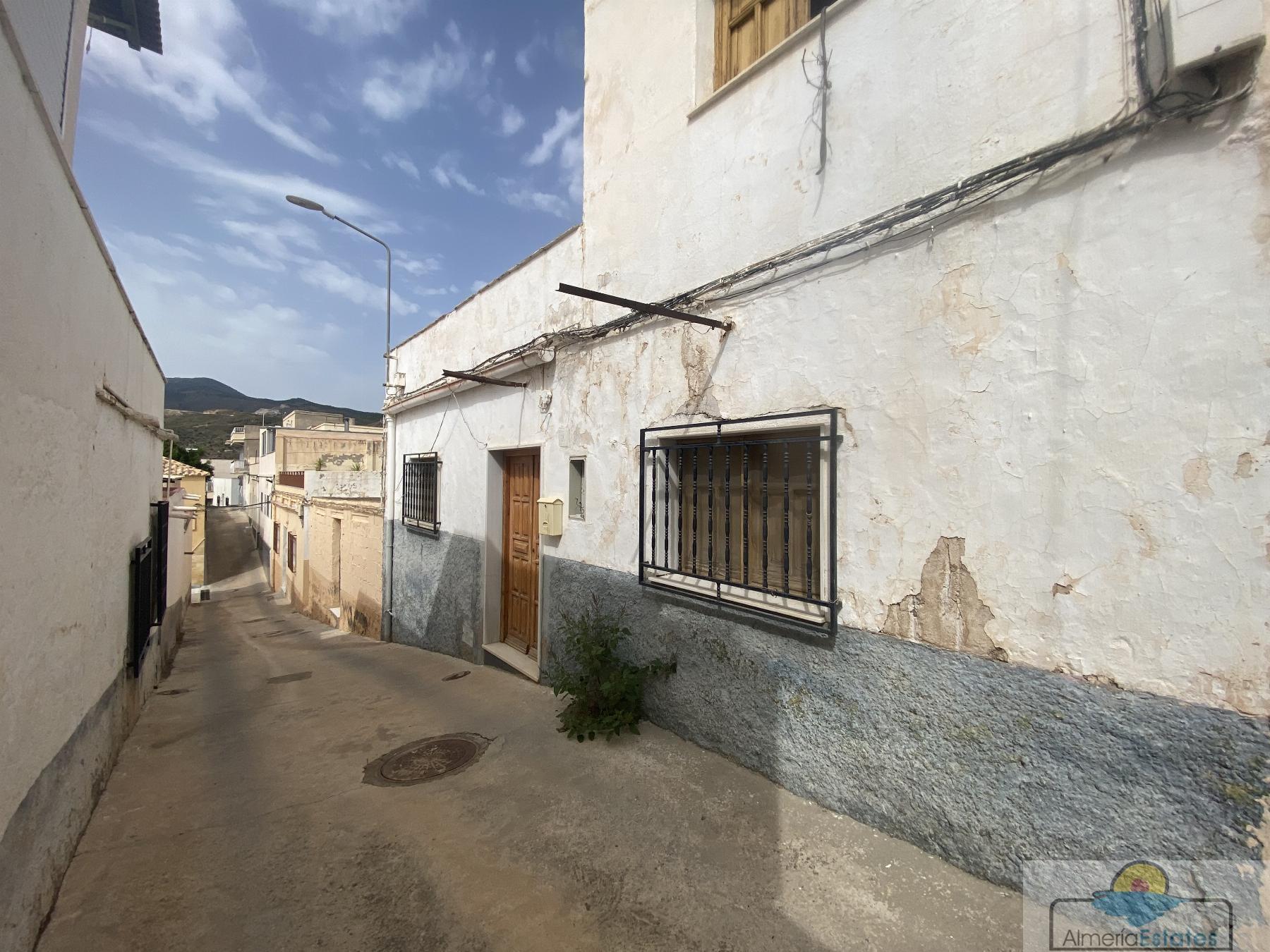 Venta de casa en Macael