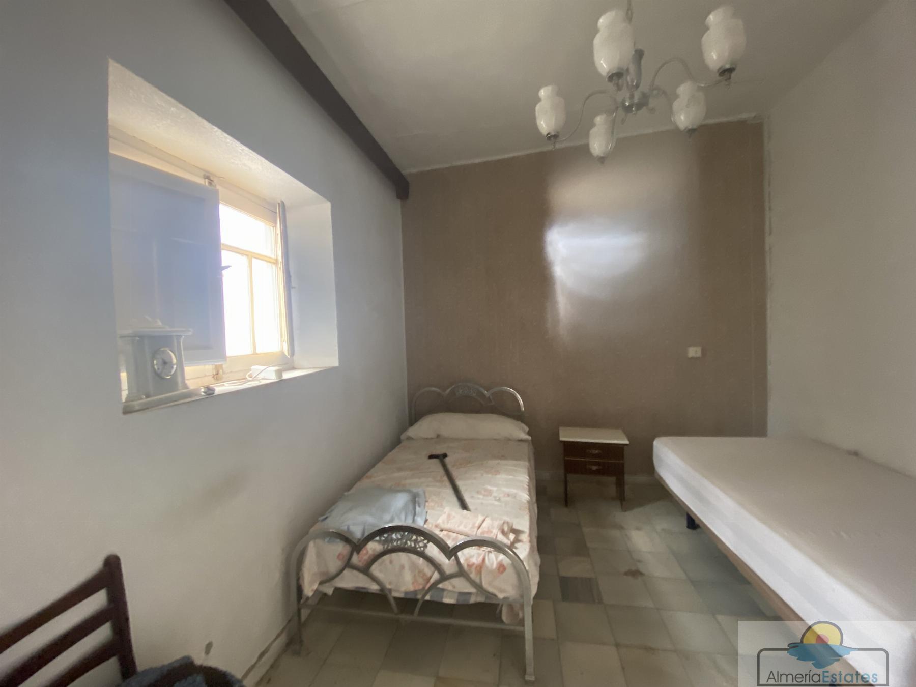 Venta de casa en Macael