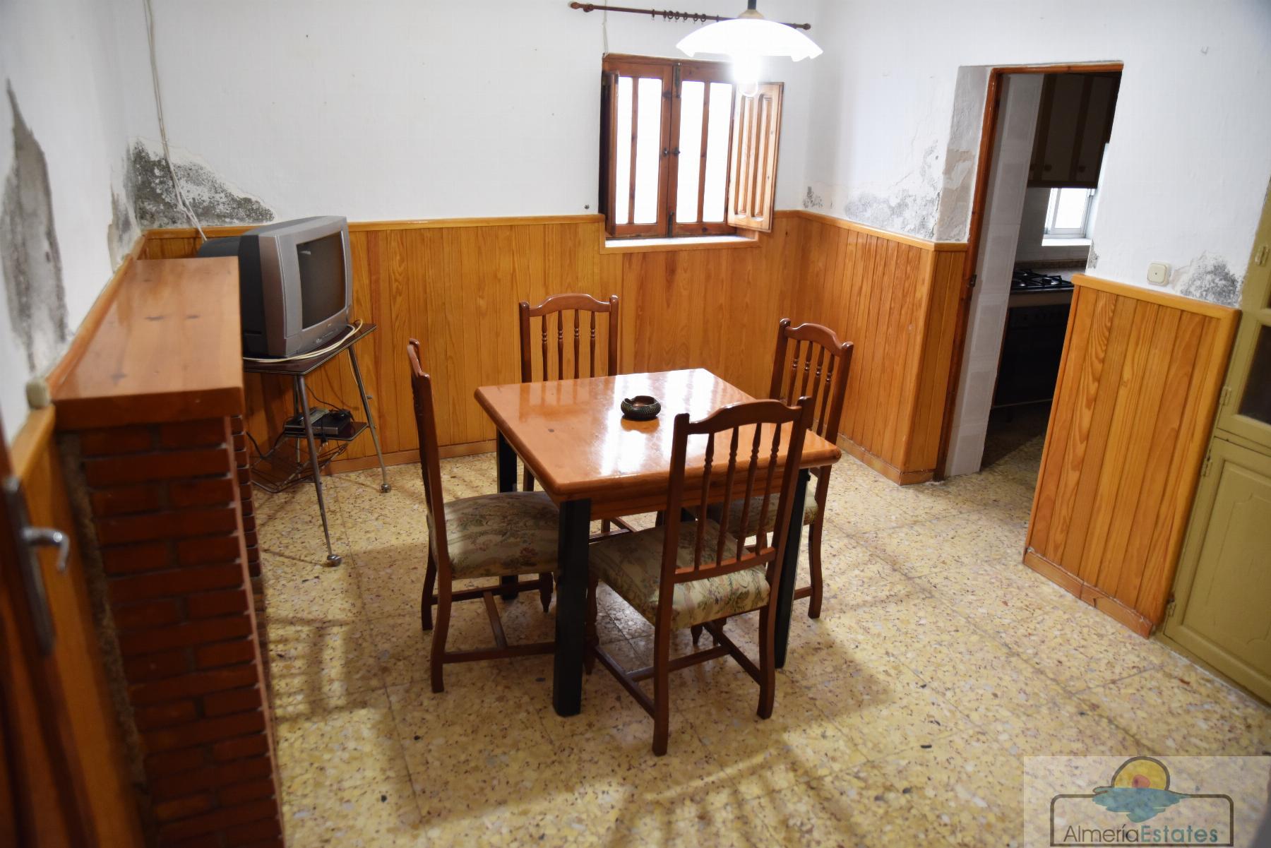 For sale of house in Somontín