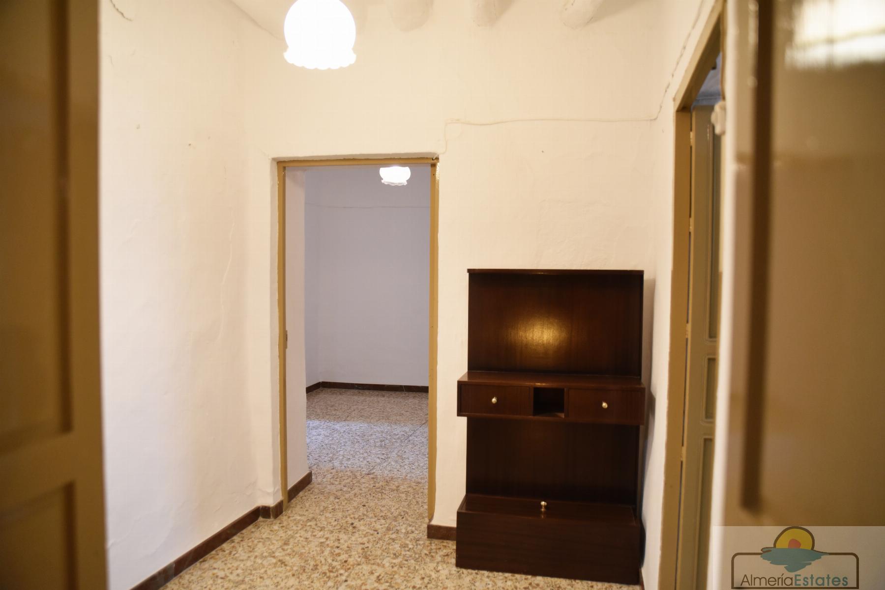 For sale of house in Somontín