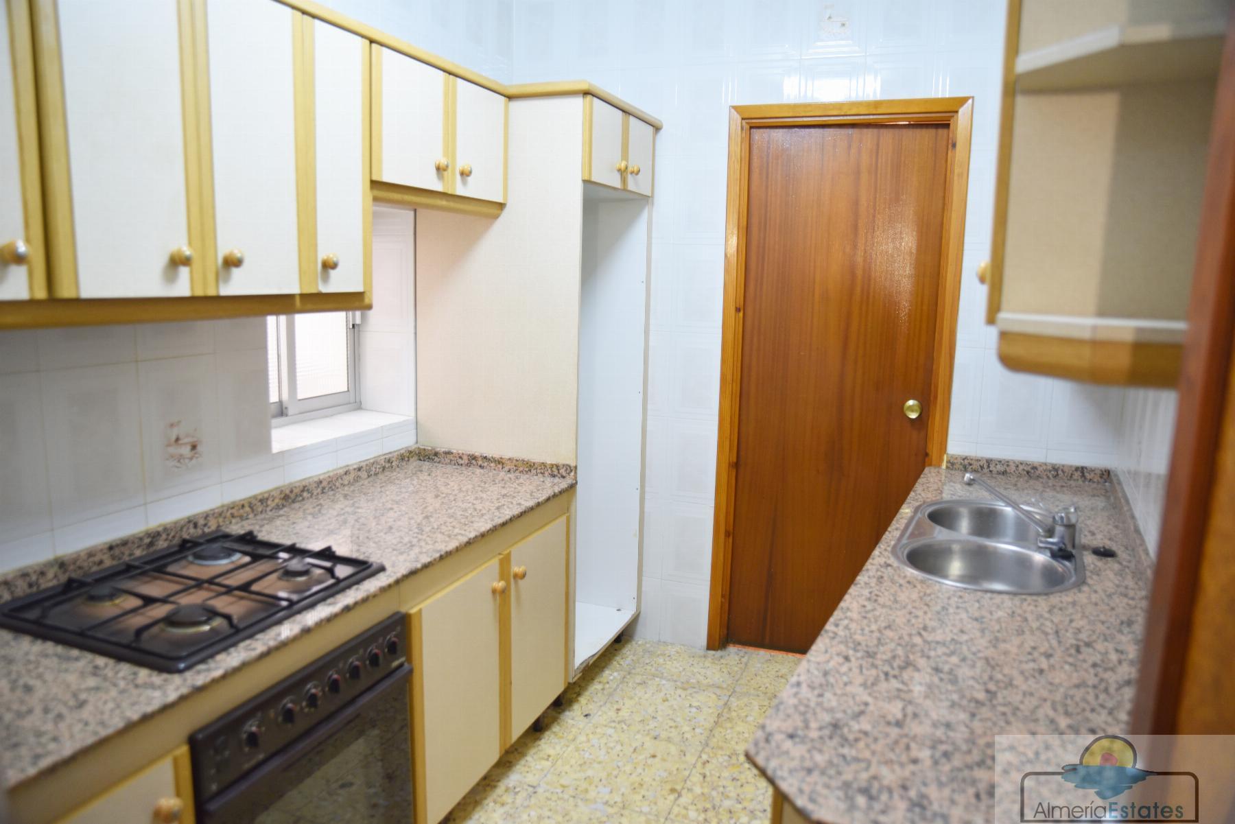 For sale of house in Somontín
