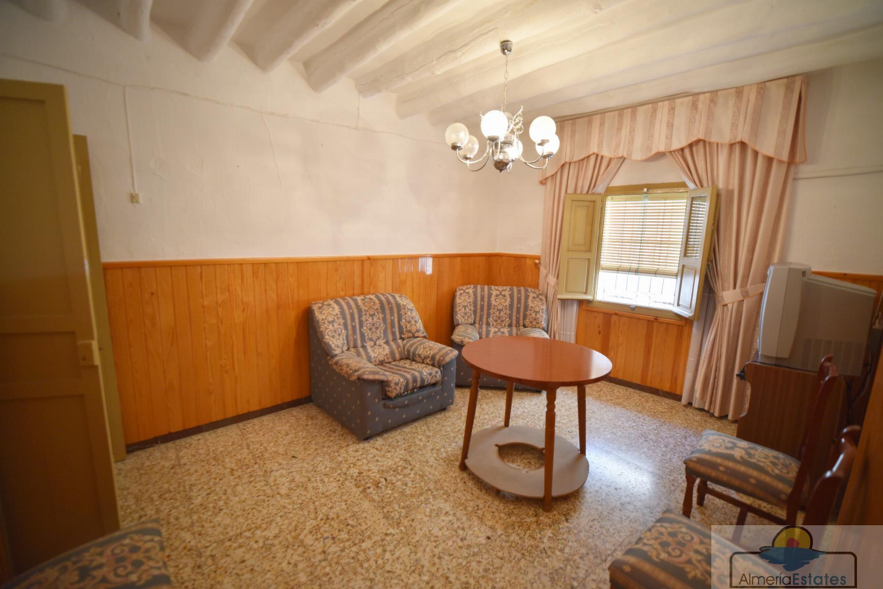For sale of house in Somontín