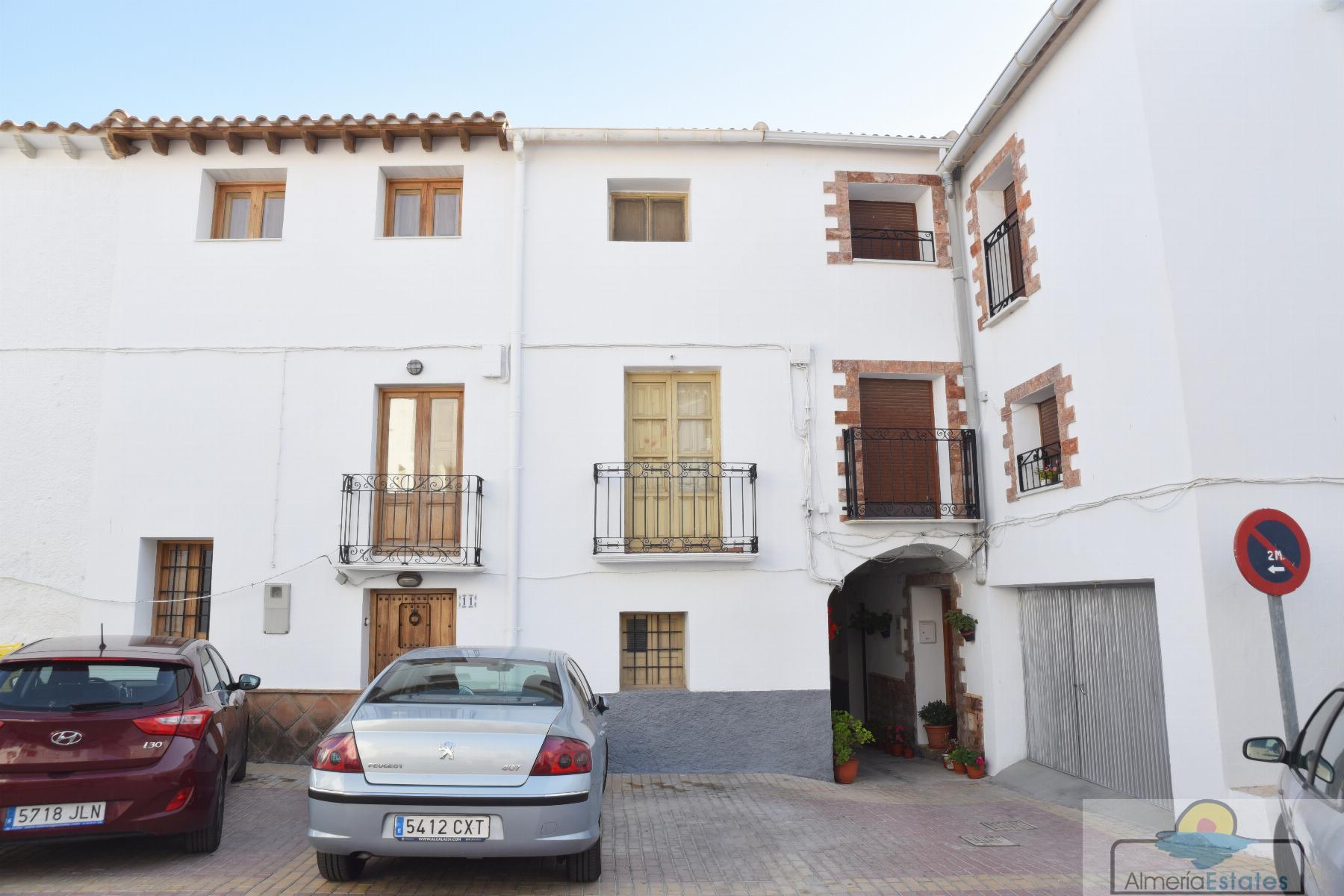 For sale of house in Somontín