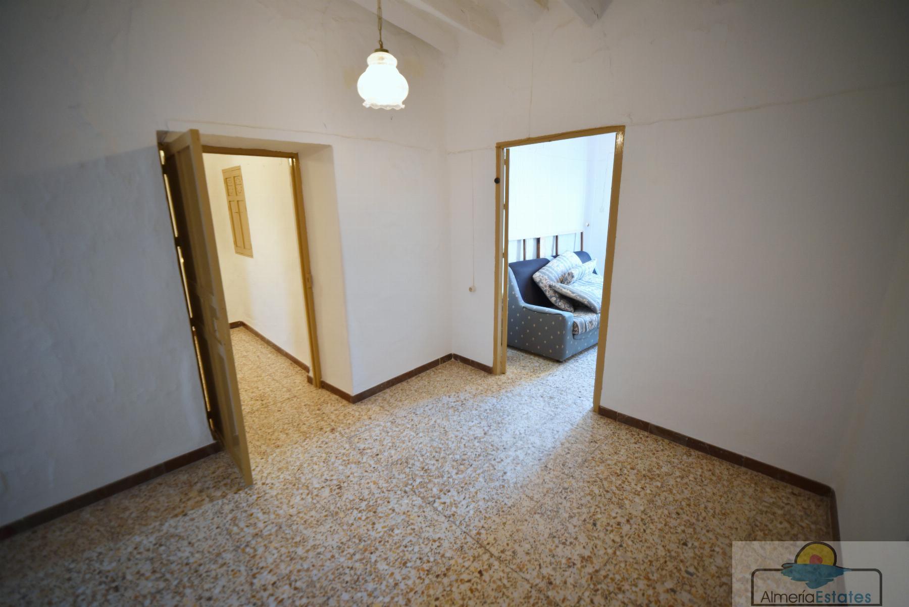 For sale of house in Somontín