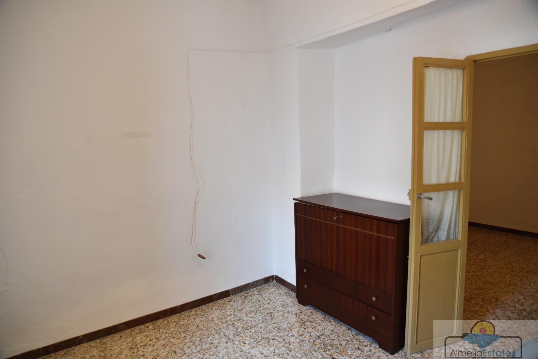 For sale of house in Somontín