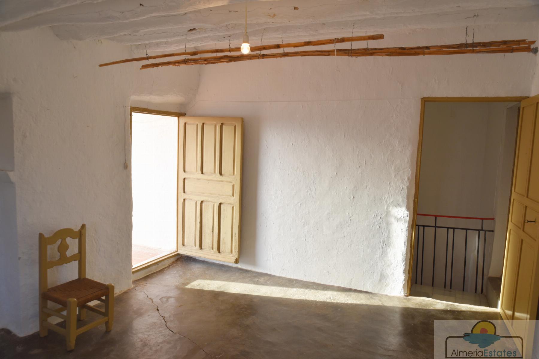 For sale of house in Somontín