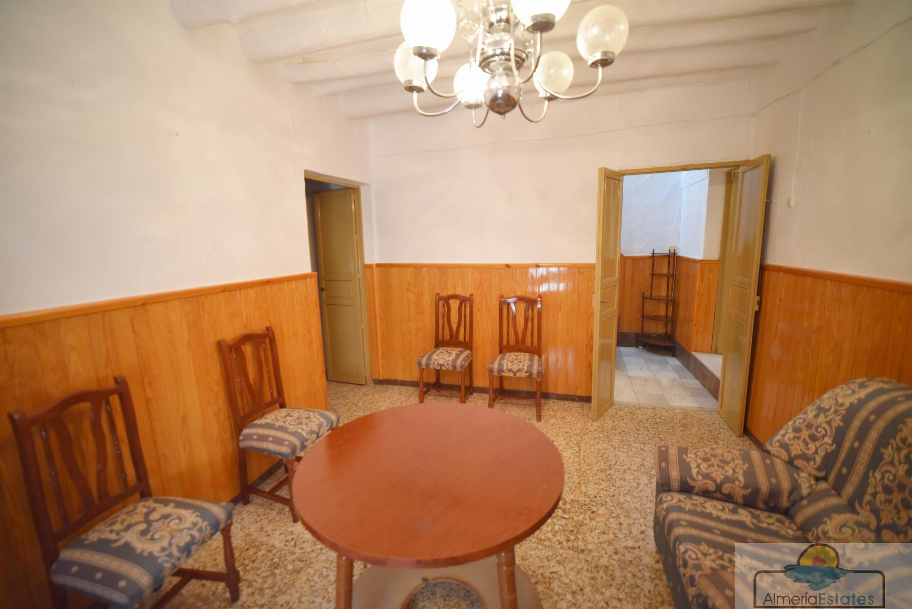 For sale of house in Somontín