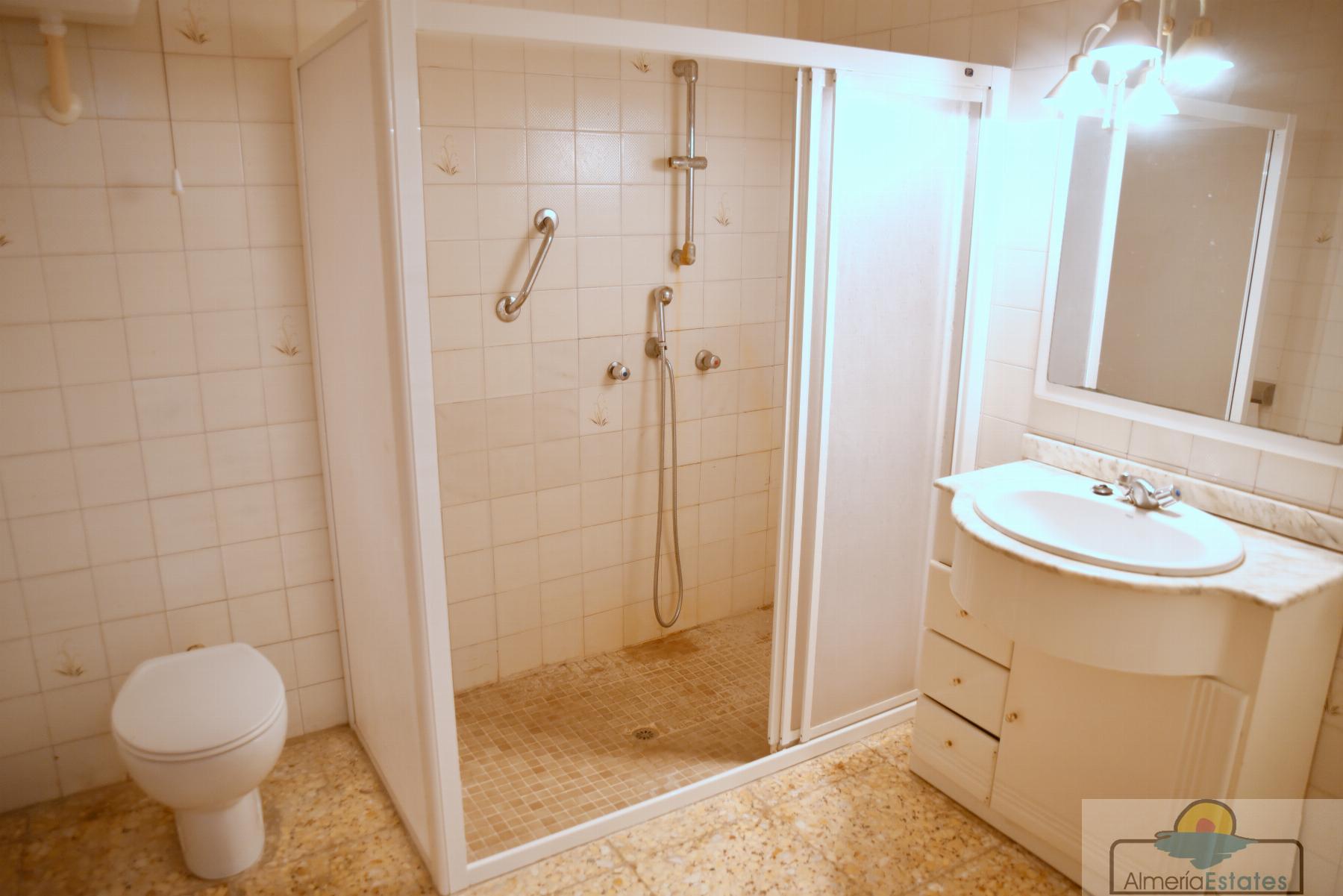 For sale of house in Somontín