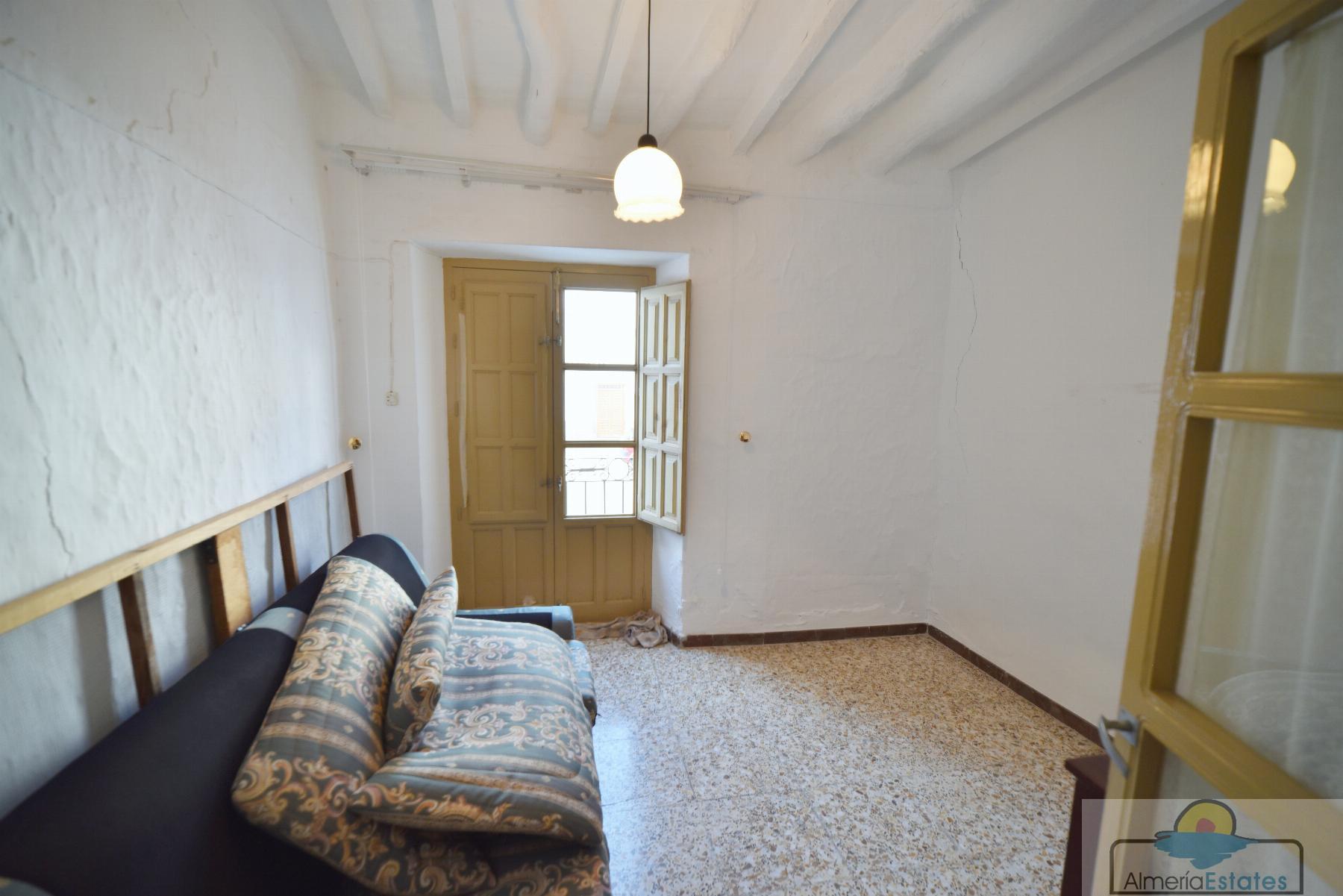 For sale of house in Somontín