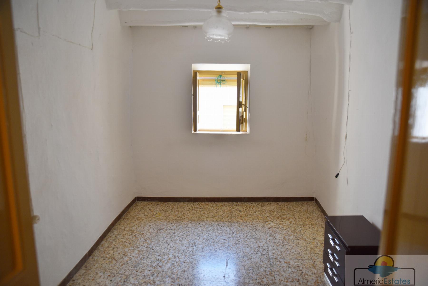 For sale of house in Somontín