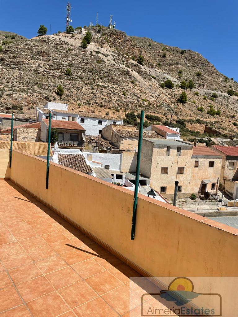 For sale of duplex in Somontín