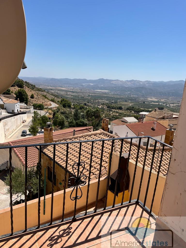 For sale of duplex in Somontín