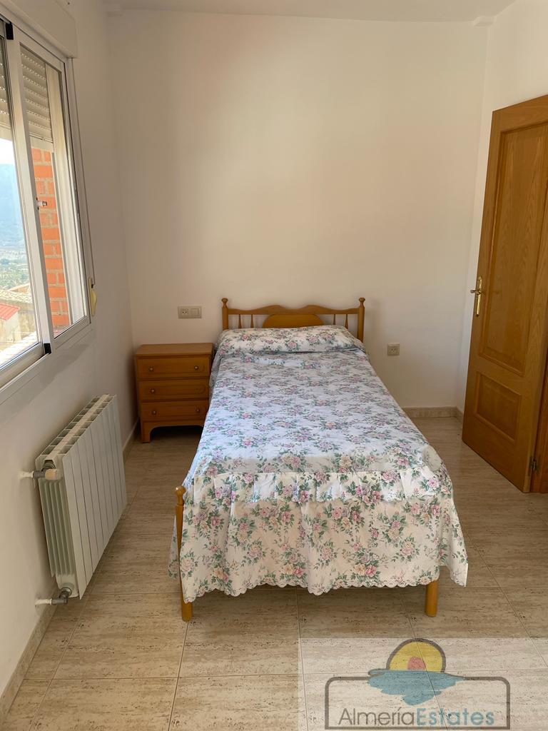 For sale of duplex in Somontín