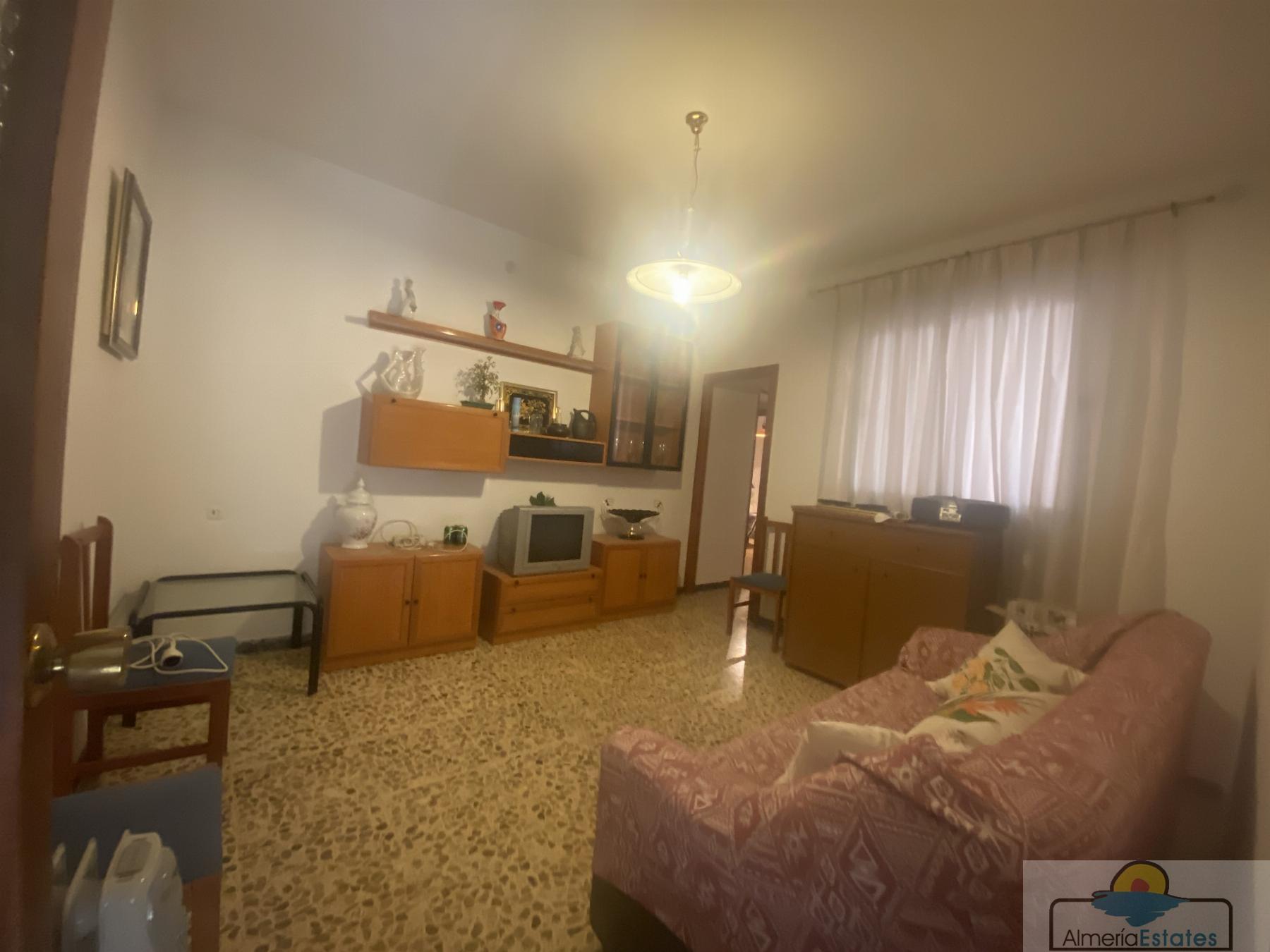 Venta de casa en Purchena