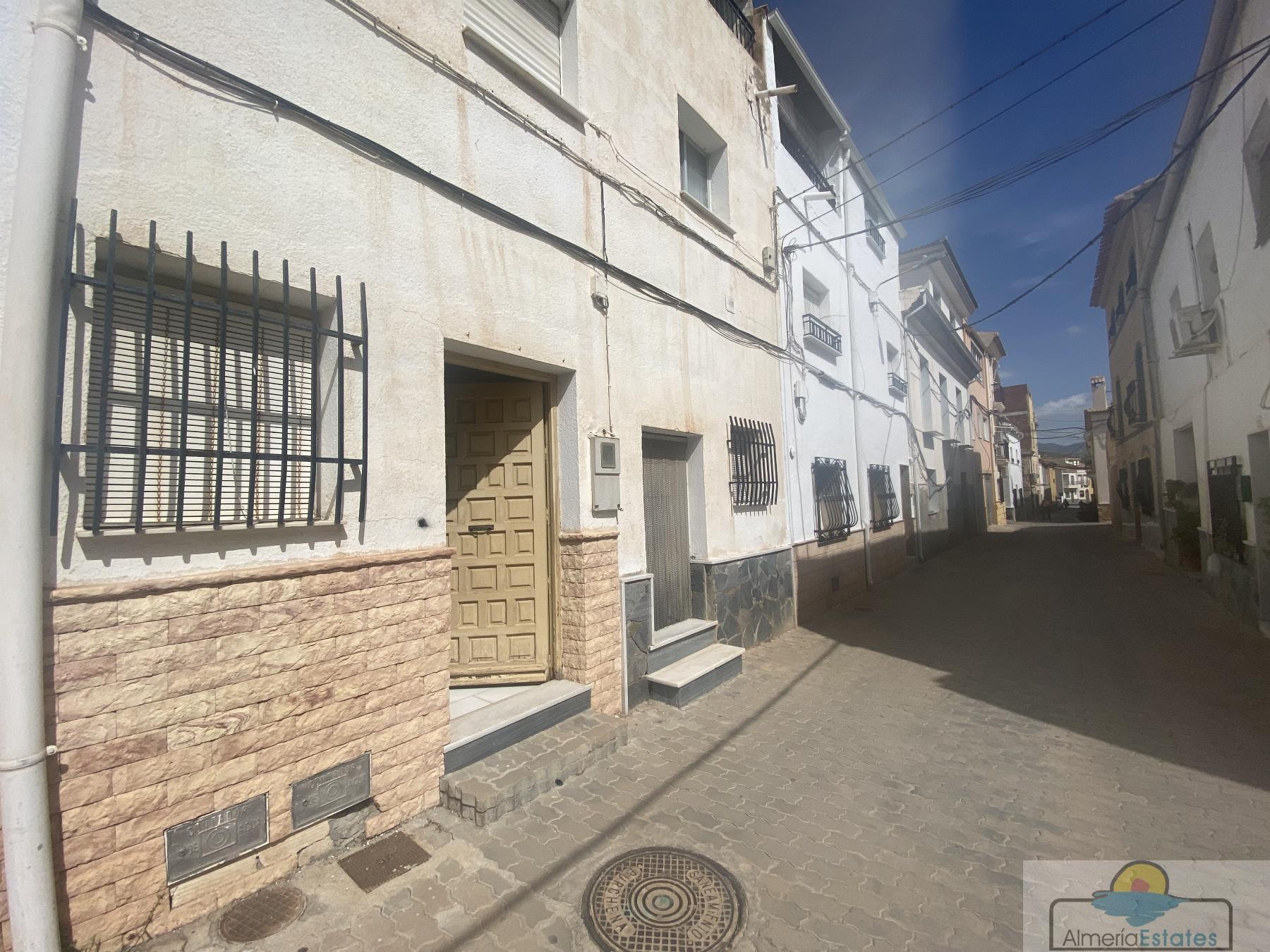 Venta de casa en Purchena