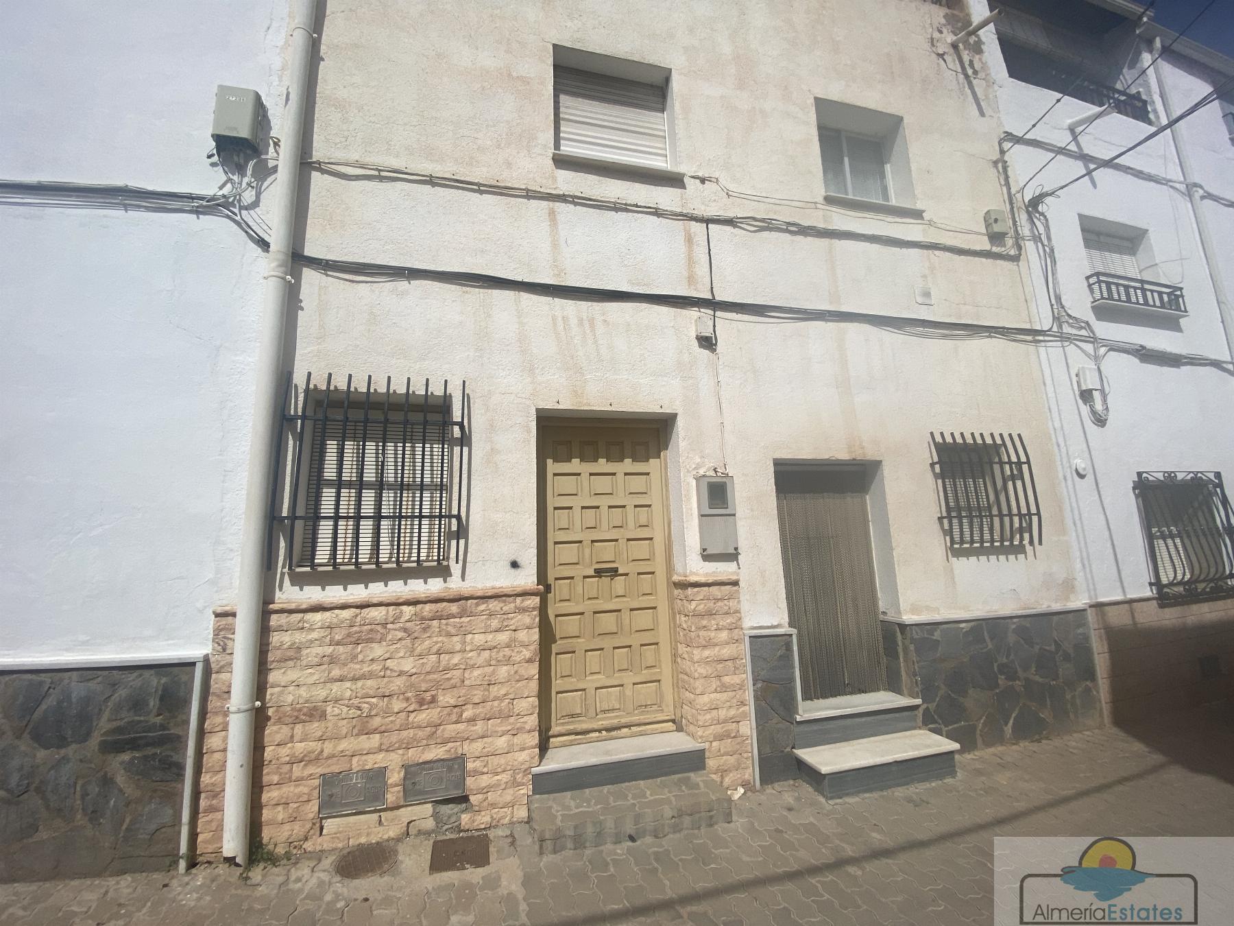 Venta de casa en Purchena