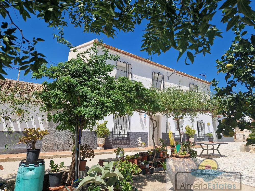 Venta de chalet en Albox