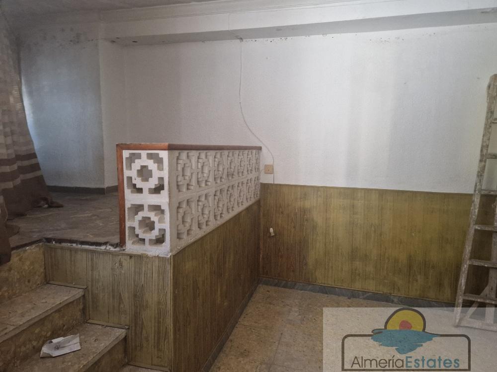 Venta de casa en Purchena