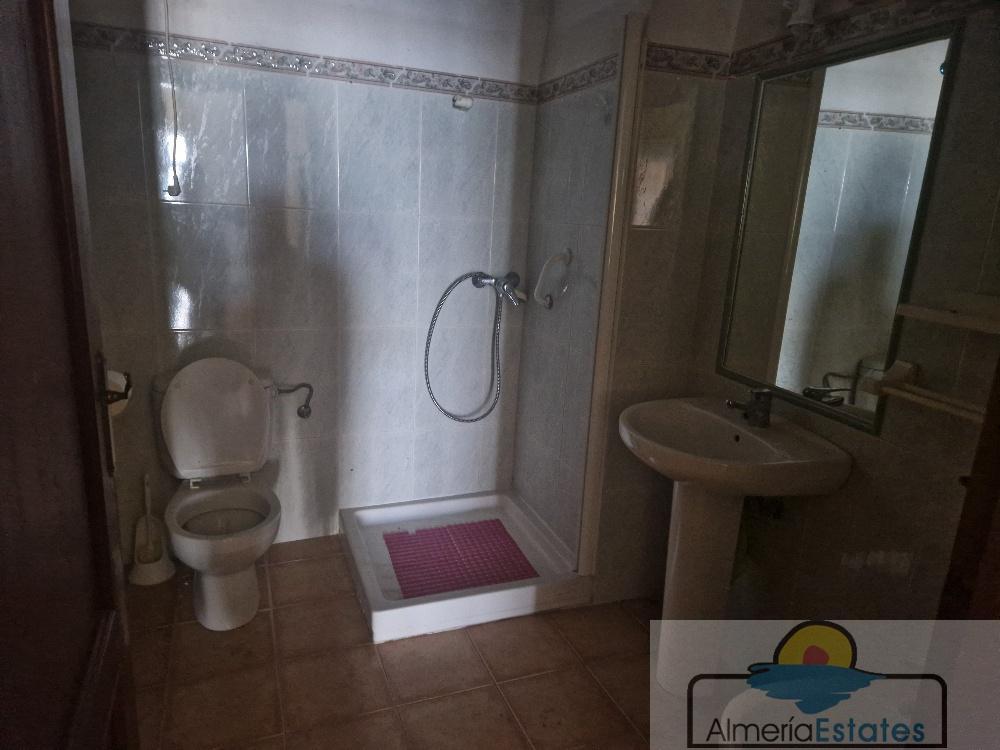 Venta de casa en Purchena