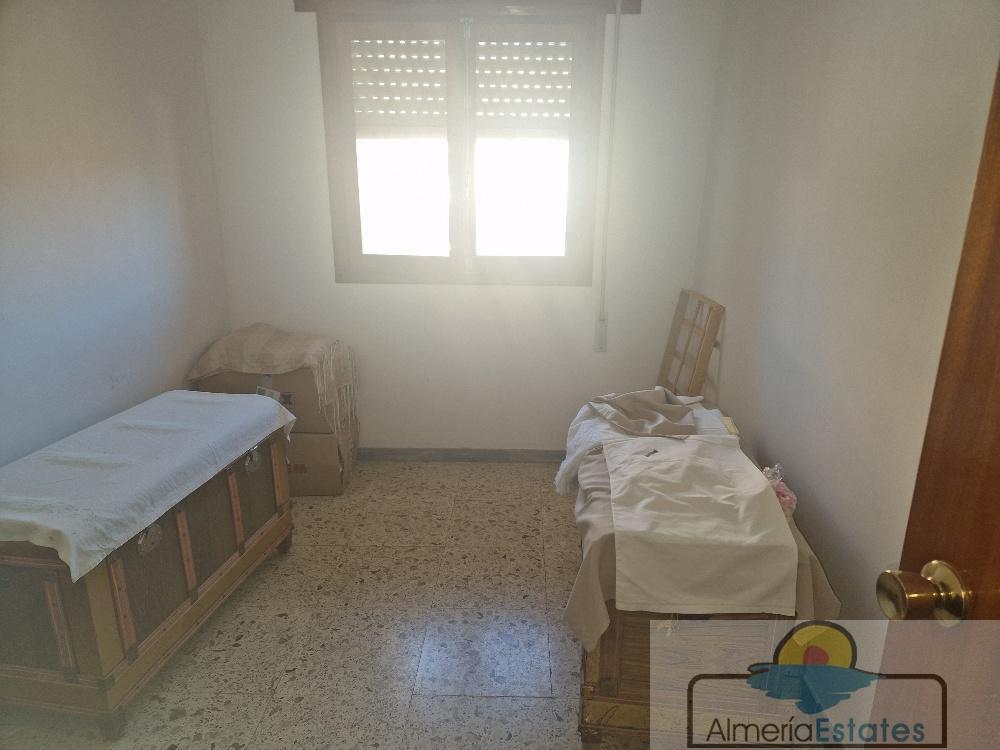 Venta de casa en Purchena