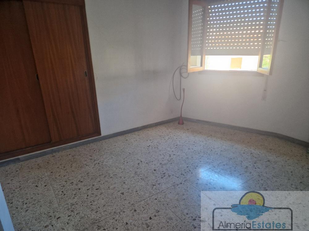 Venta de casa en Purchena