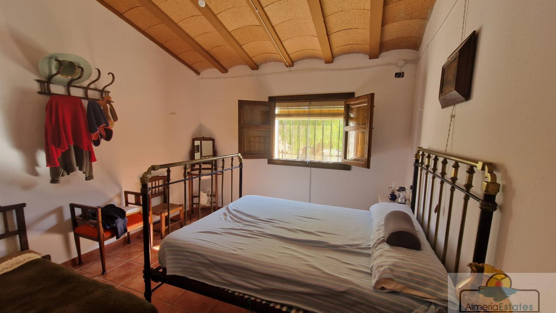 For sale of villa in Somontín