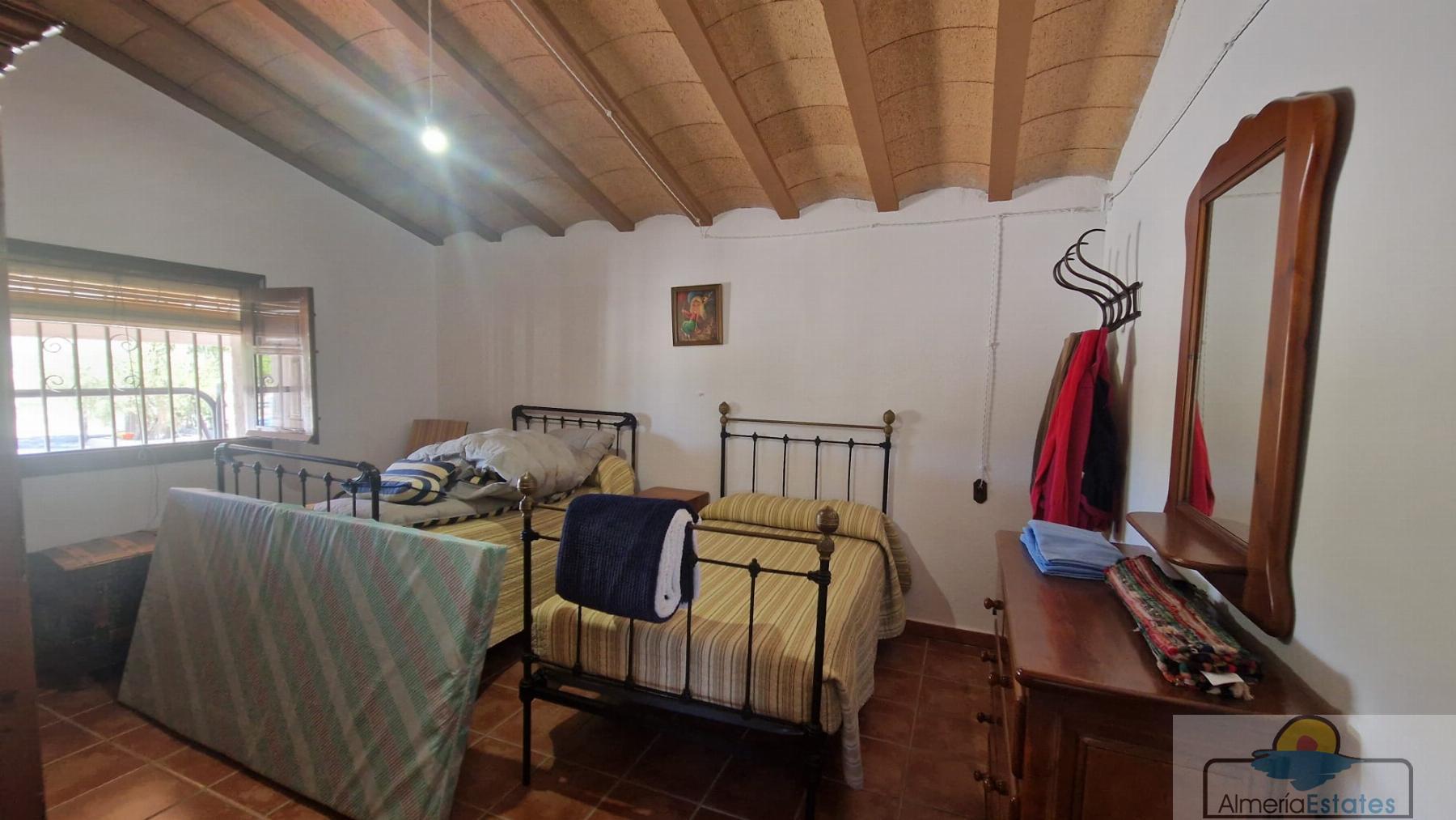 For sale of villa in Somontín