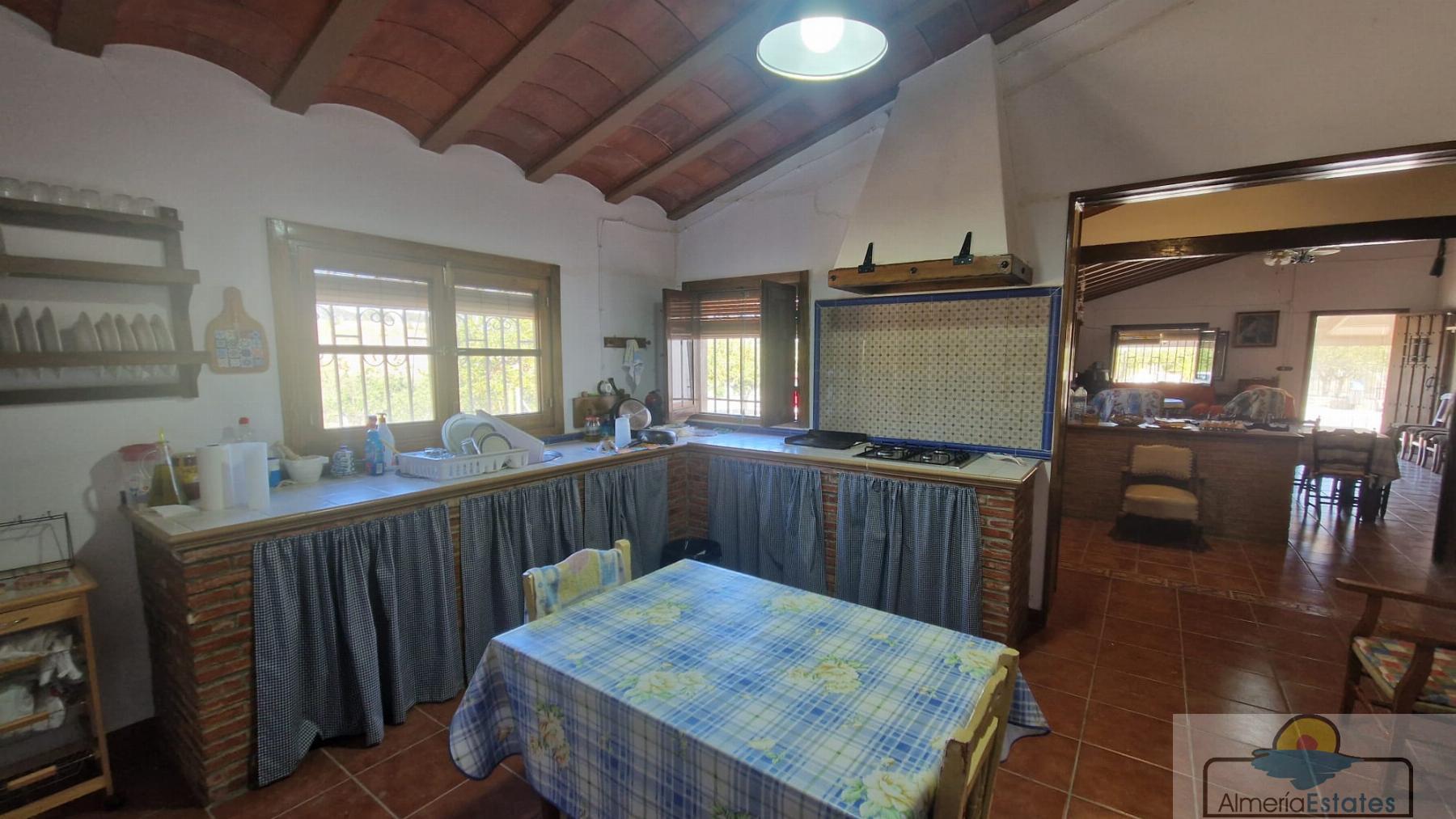 For sale of villa in Somontín