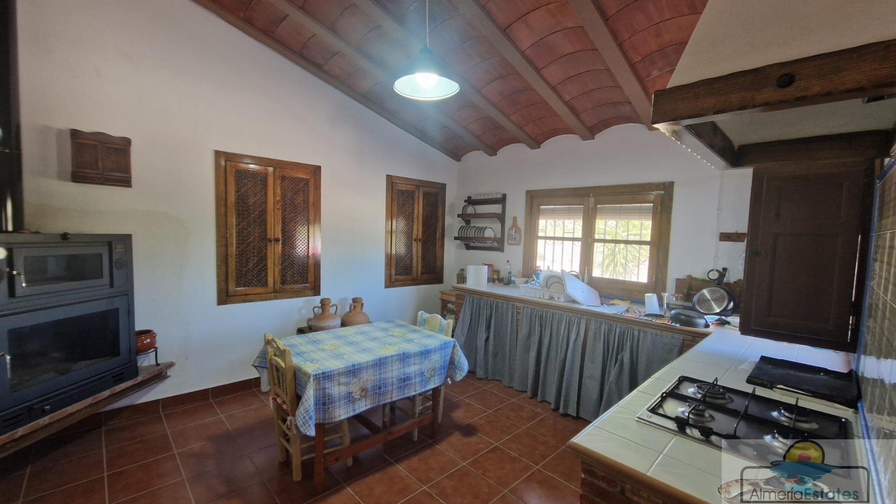 For sale of villa in Somontín