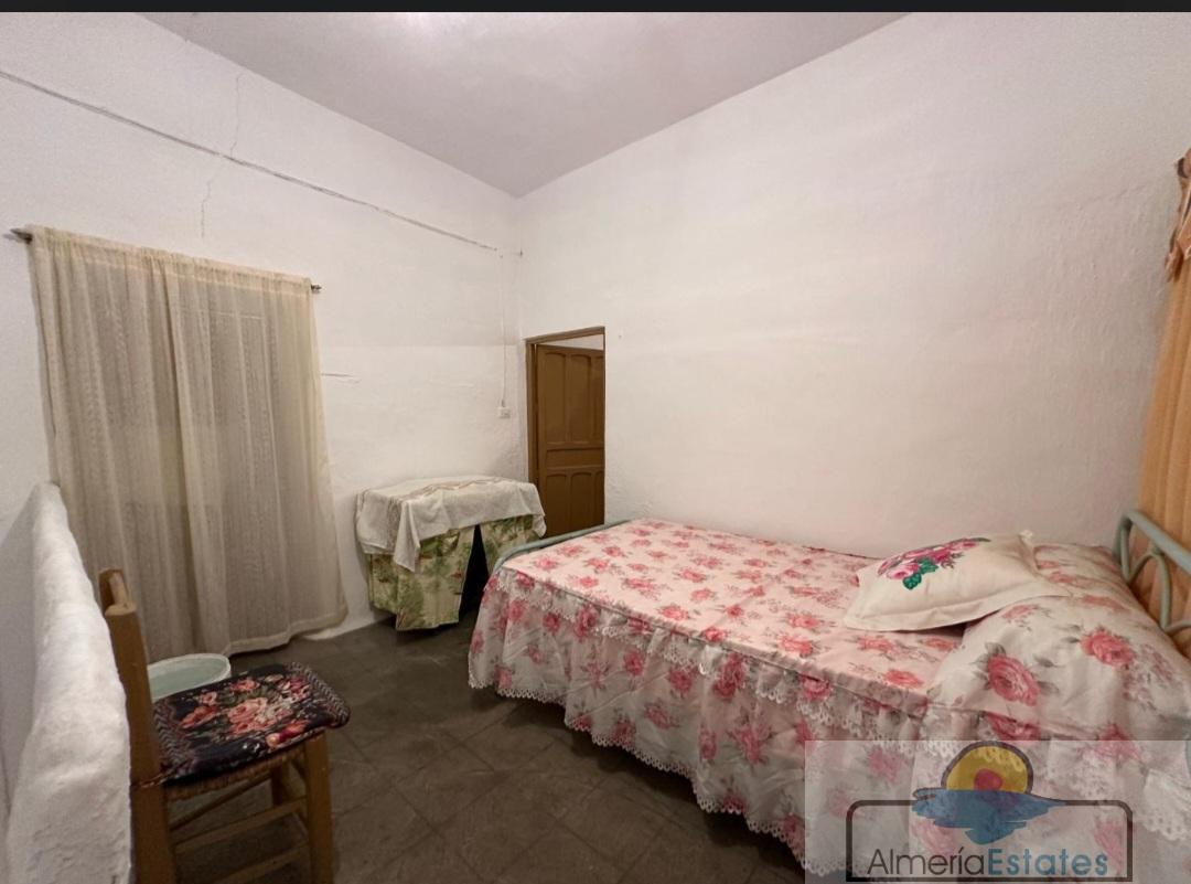 Venta de casa en Macael