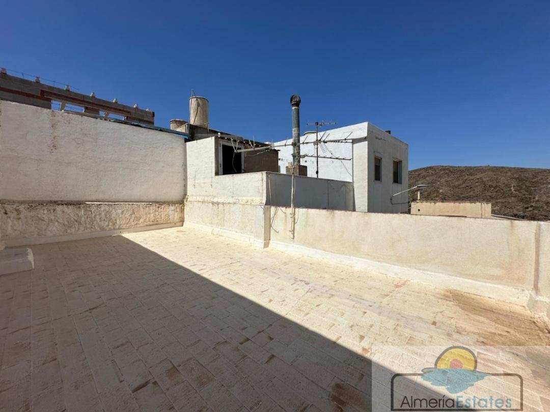 Venta de casa en Macael