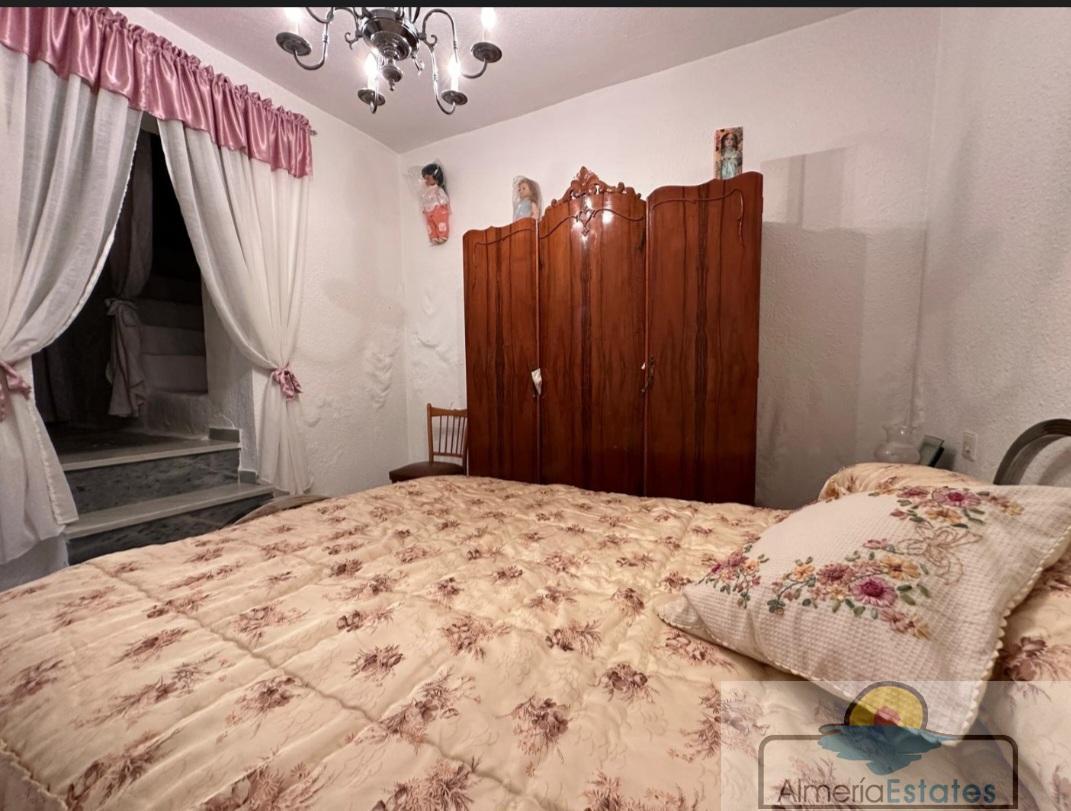 Venta de casa en Macael