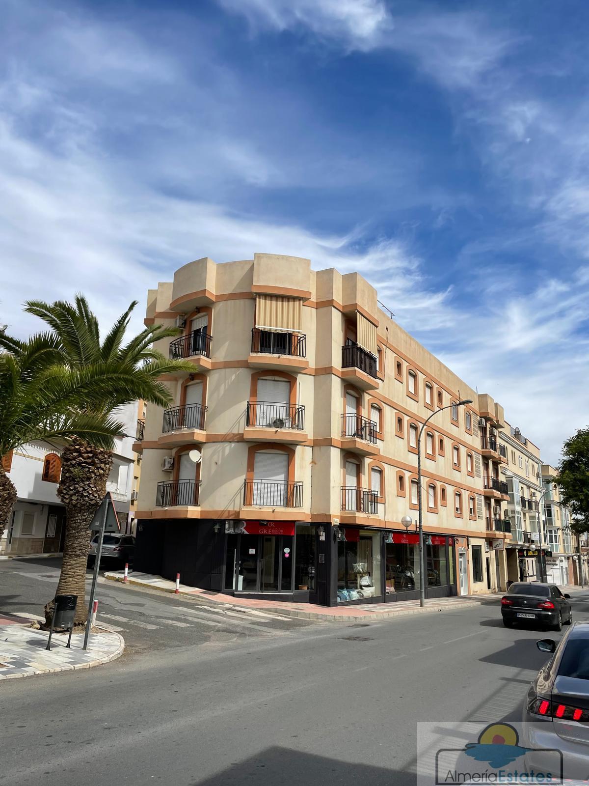 For sale of flat in Olula del Río