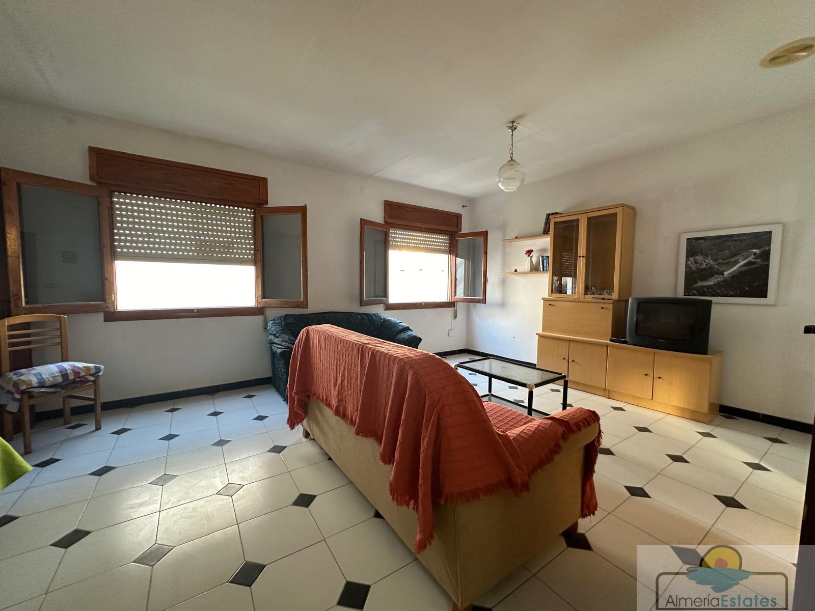 For sale of flat in Macael
