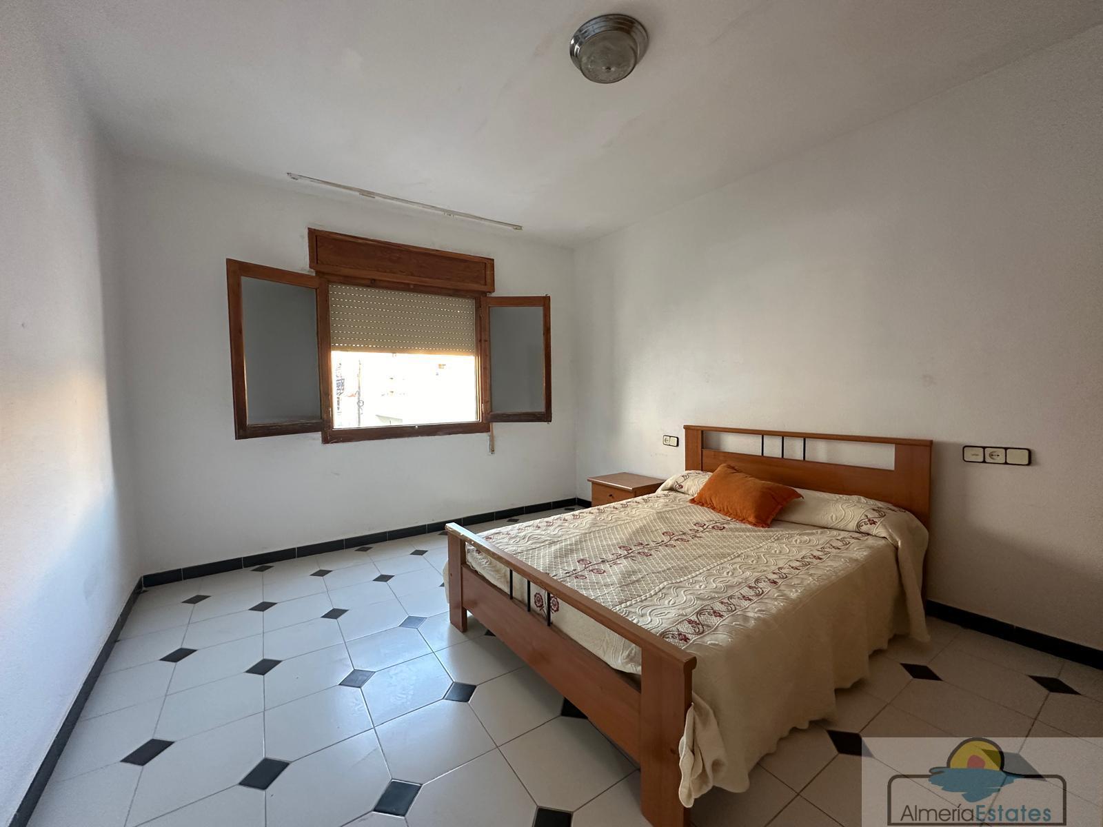 For sale of flat in Macael