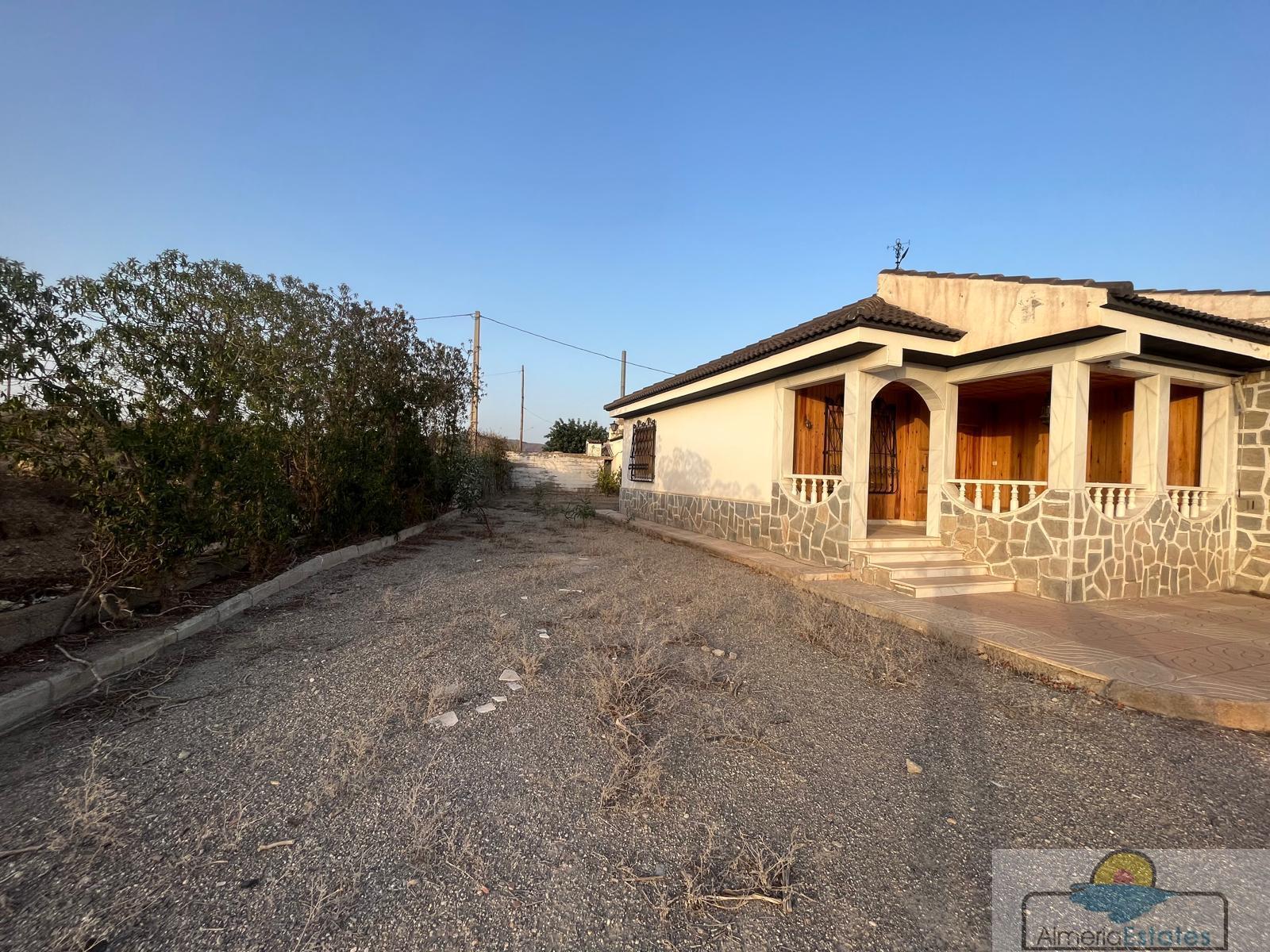 Venta de villa en Albox