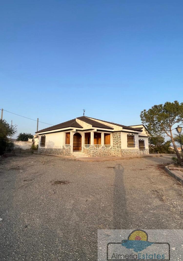 Venta de villa en Albox