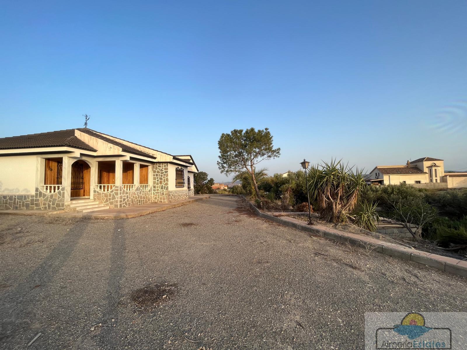 Venta de villa en Albox