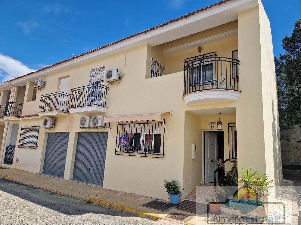For sale of duplex in Arboleas