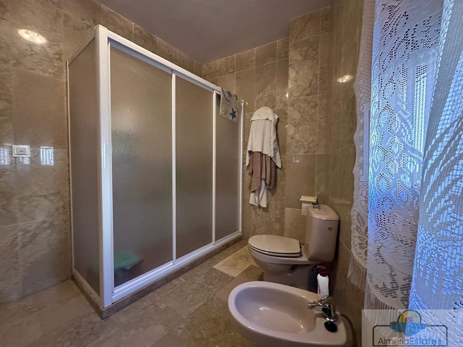 For sale of house in Macael