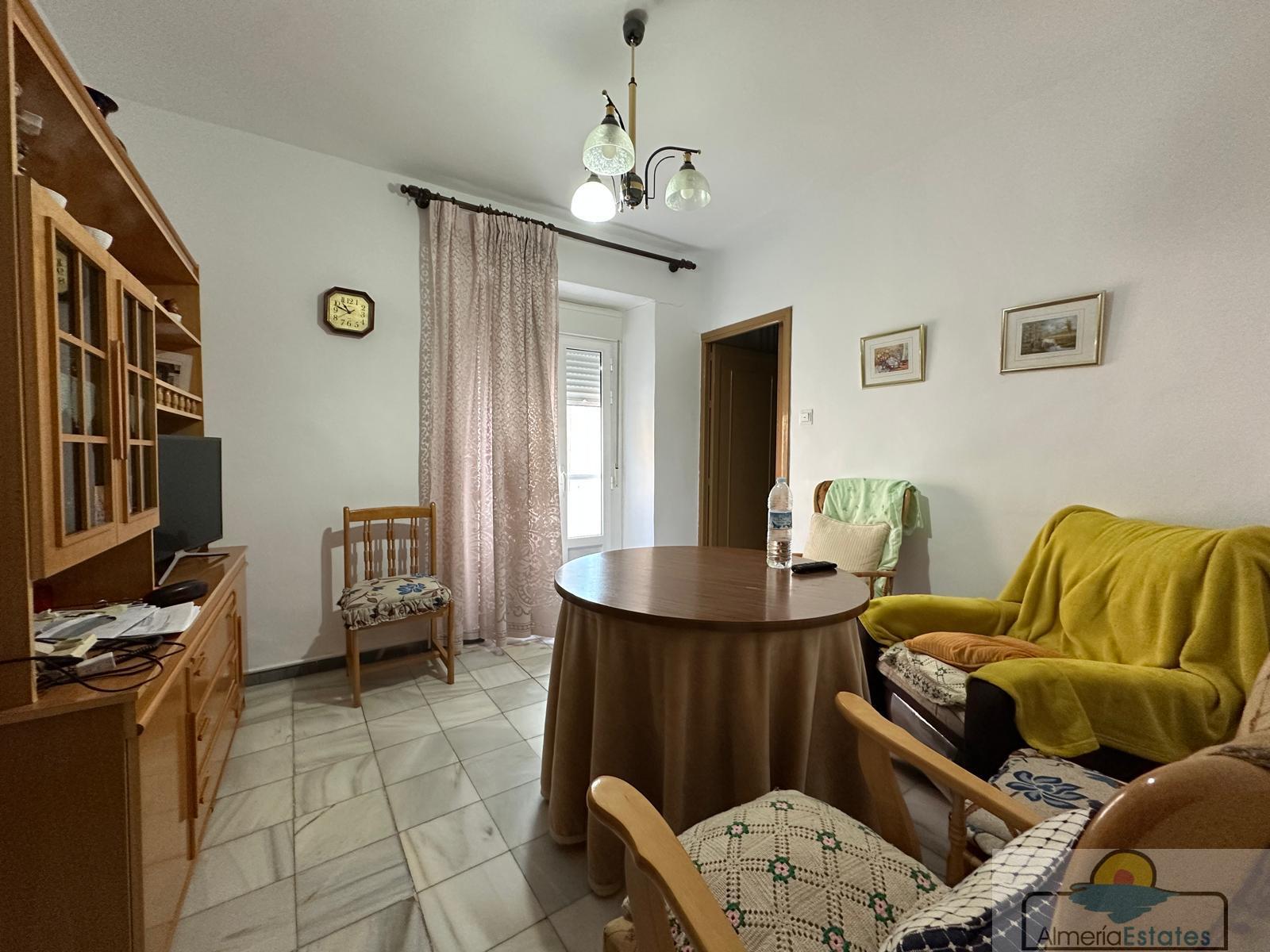 For sale of house in Macael