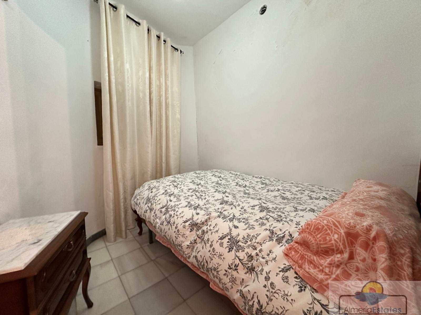 For sale of house in Macael
