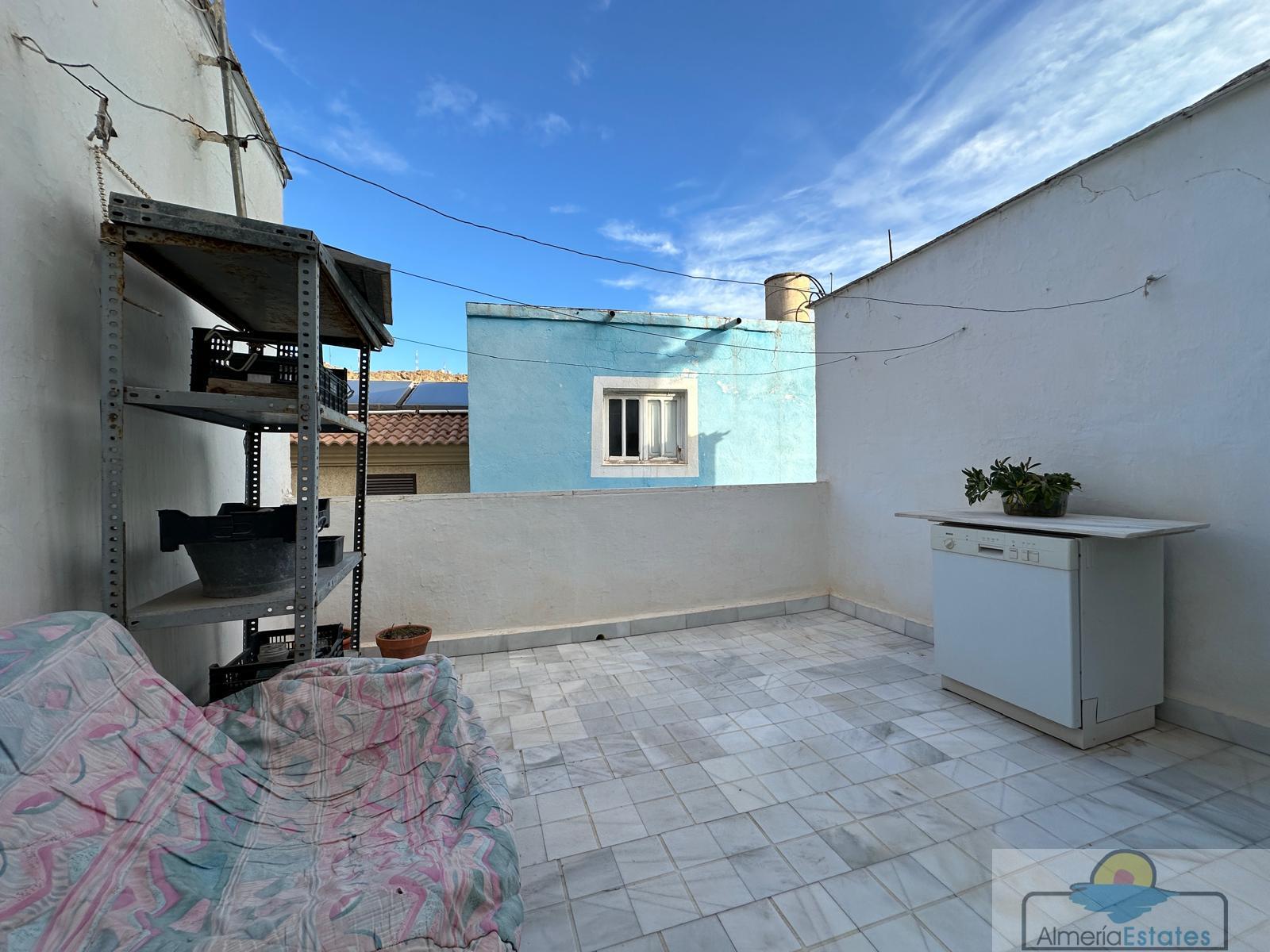 For sale of house in Macael