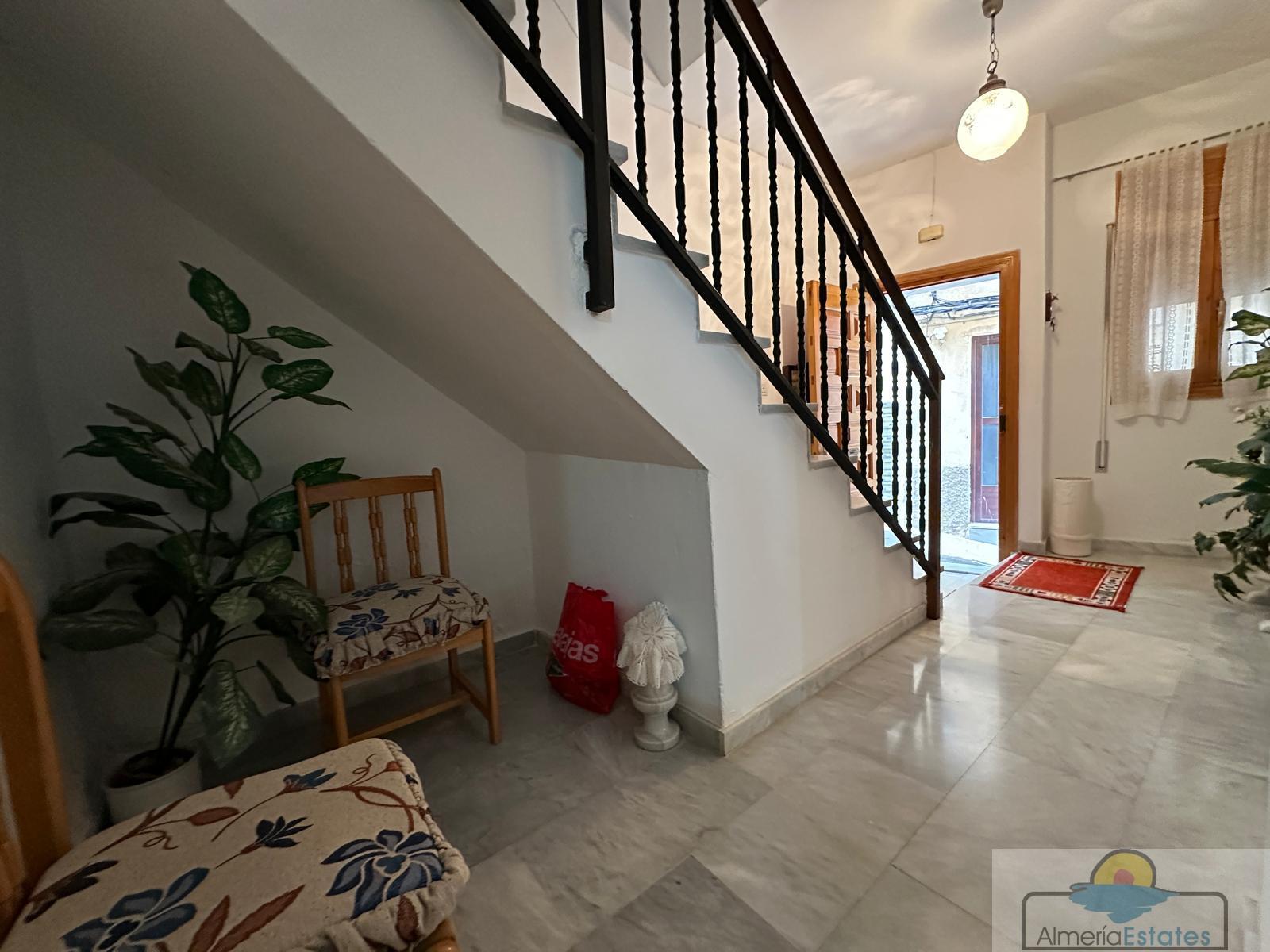 For sale of house in Macael