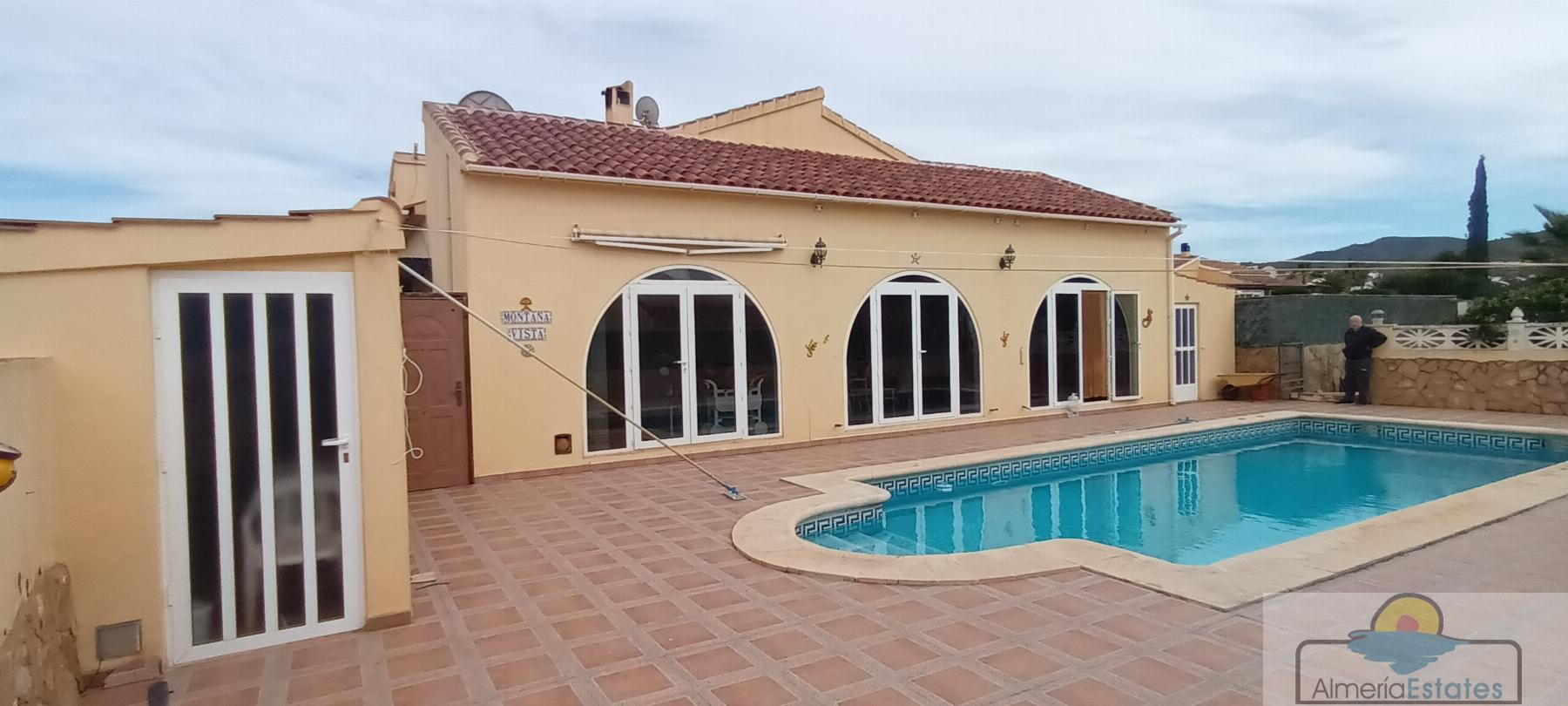 For sale of villa in Arboleas