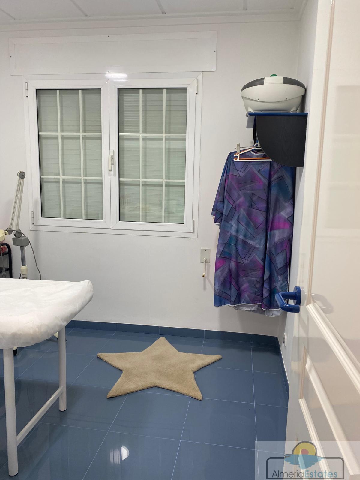 For rent of premises in Albox