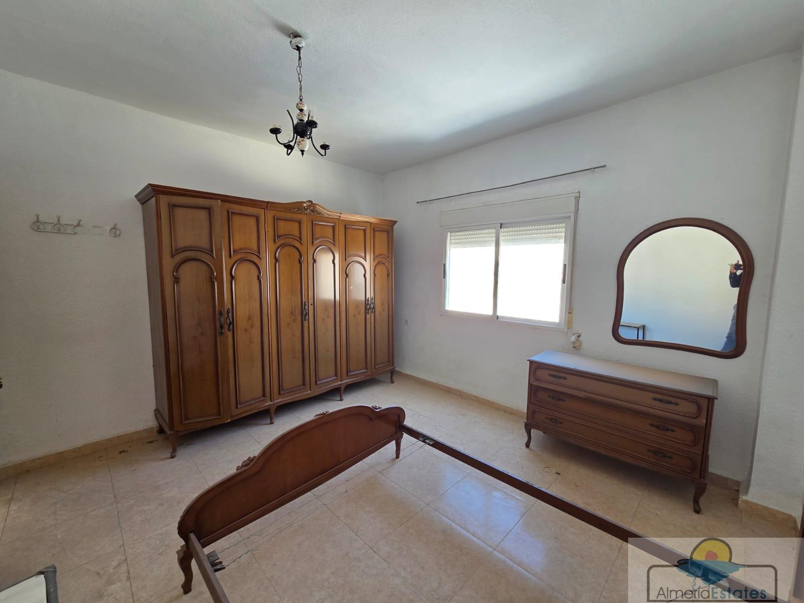 For sale of flat in Macael