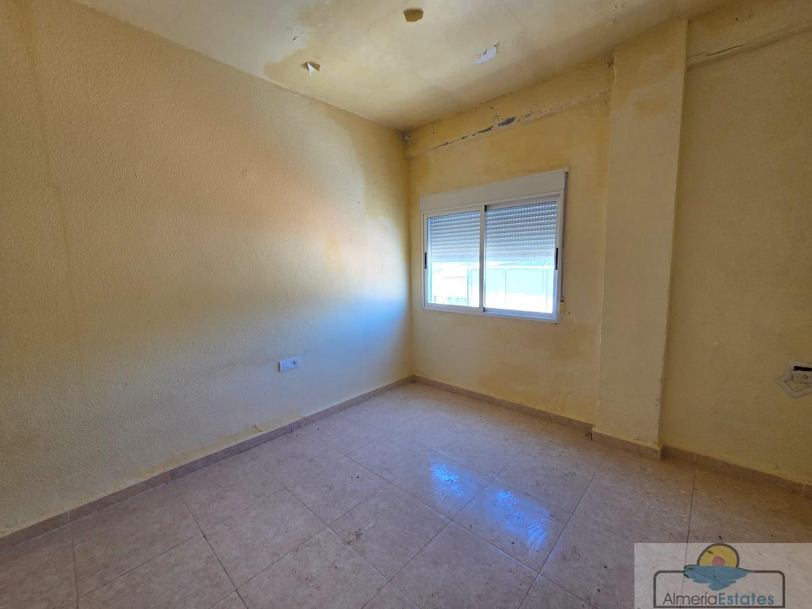 For sale of flat in Macael